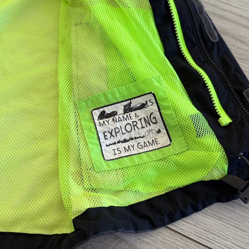 The North Face Kids' HyVent Black and Gray Raincoat with Green Lining Medium - Picture 6 of 11